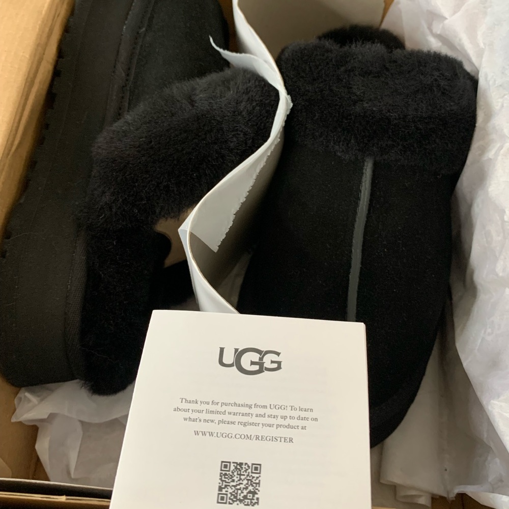 Brand New Uggs- Black Disquette Size 9